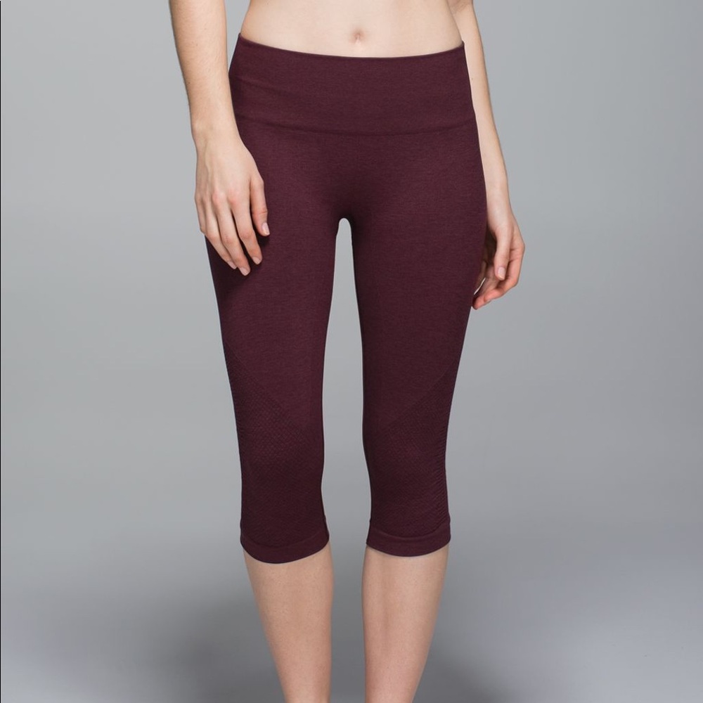 Lululemon in the flow crop